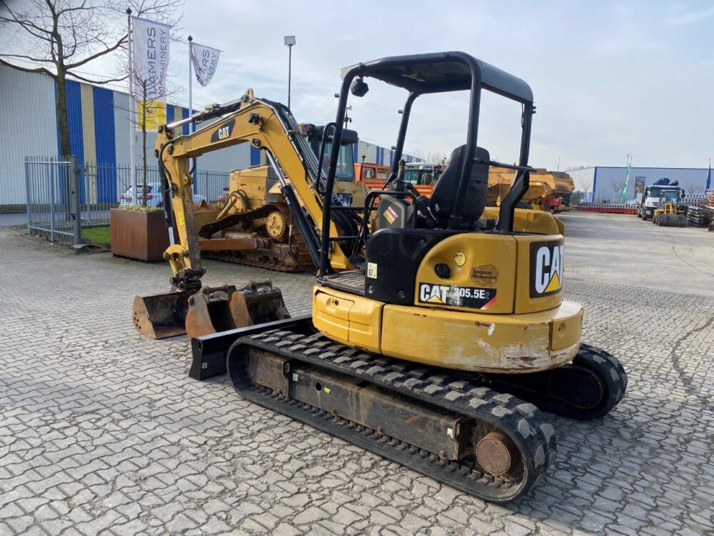 Caterpillar 305.5E2 Minigraafmachine mini-excavator minibagger Lamers Machinery (1)