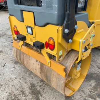 Caterpillar CB2.7 wals Walze Roller Compactor Lamers Machinery (10)