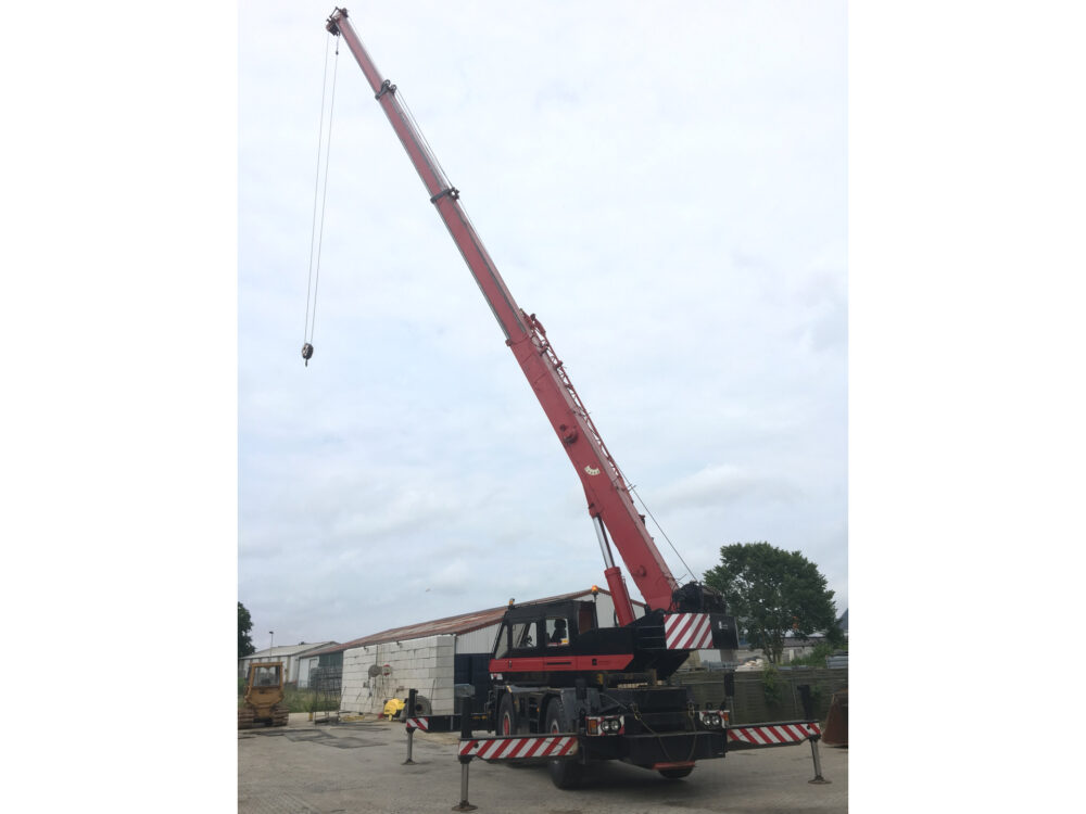 Tadano TR 300 EX ruwterrein kraan