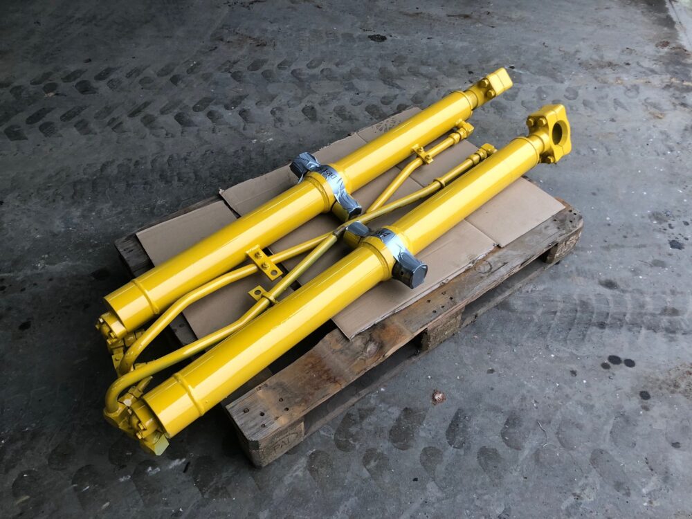 Komatsu D65 lift cilinder 707-02-X0220