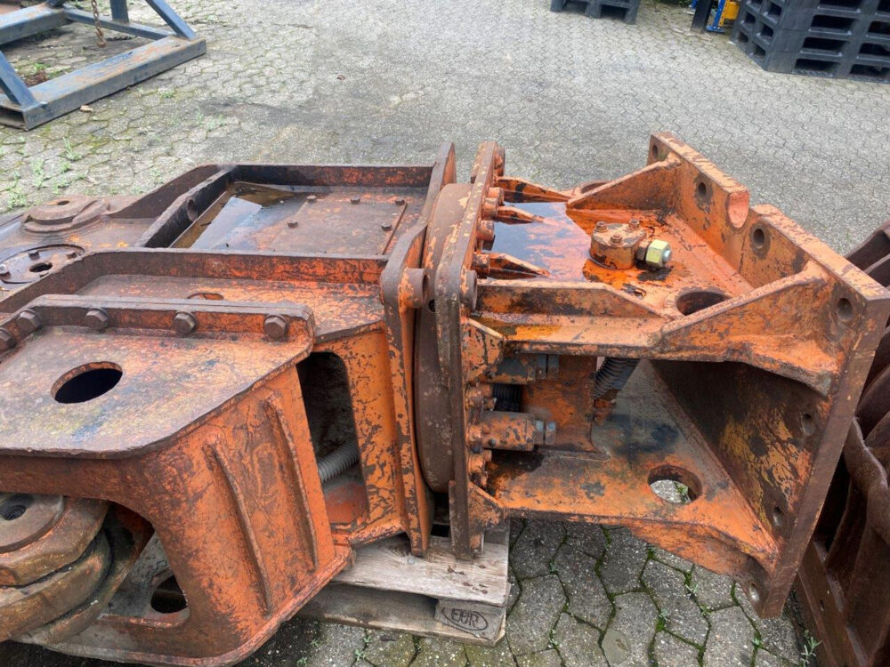 NPK S-24XCR Beton Crusher