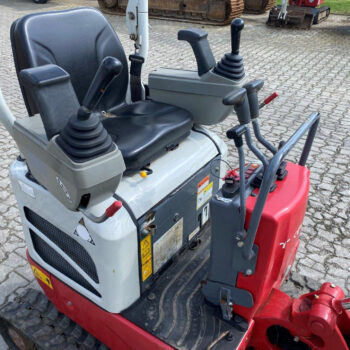 Takeuchi TB210R minigraver