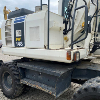 Komatsu PW148-8 mobiele graafmachine