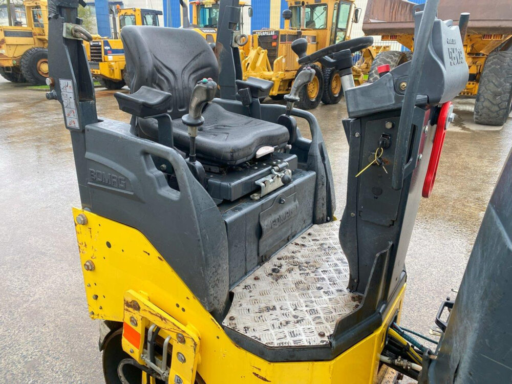 Bomag BW 100 AD-5 wals