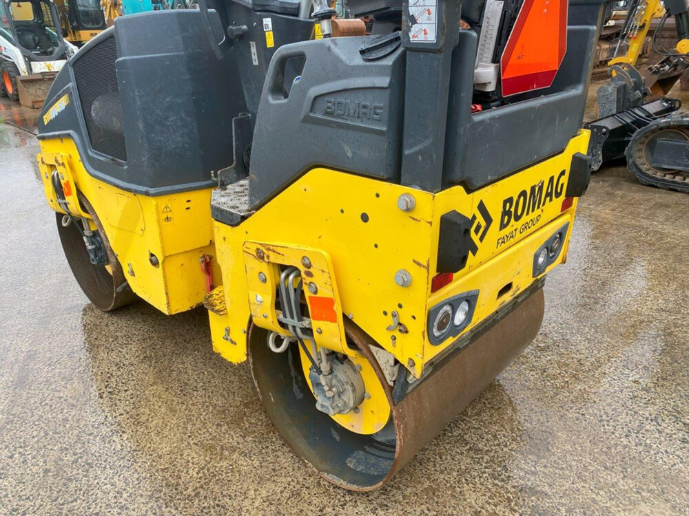 Bomag BW 100 AD-5 wals