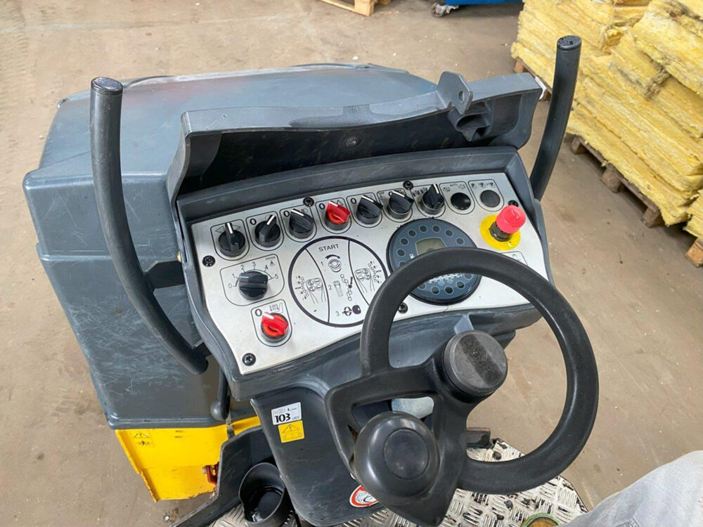 Bomag BW 100 AD-5 wals