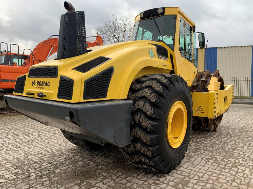 Bomag BW 226 DH-4I BVC wals