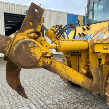 Komatsu D155 AX-6 bulldozer