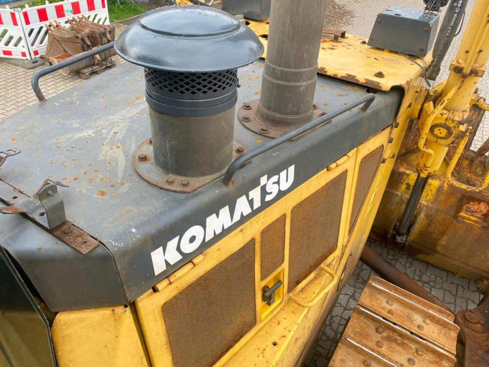 Komatsu D155 AX-6 bulldozer