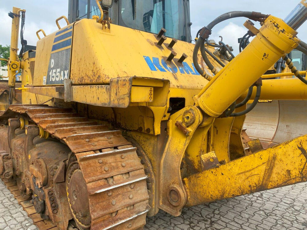 Komatsu D155 AX-6 bulldozer