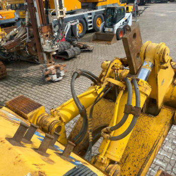 Komatsu D155 AX-6 bulldozer