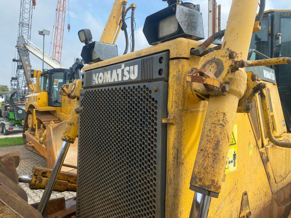 Komatsu D155 AX-6 bulldozer