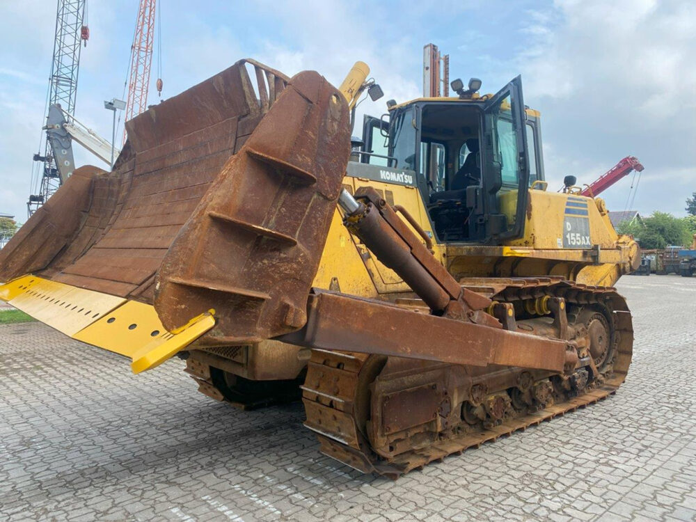 Komatsu D155 AX-6 bulldozer