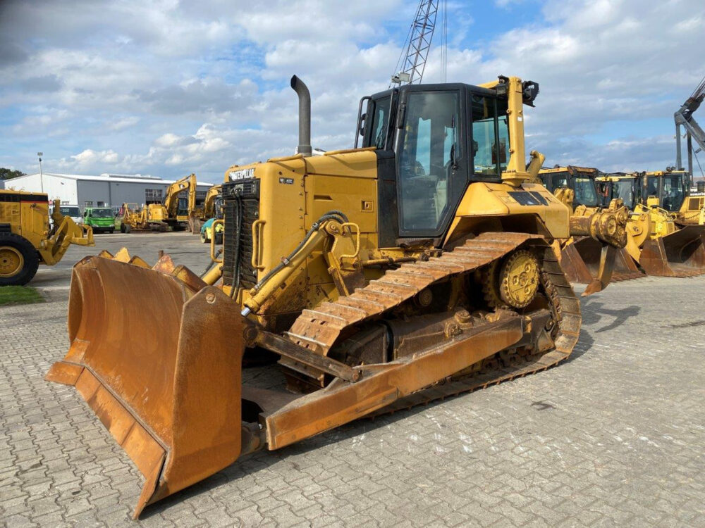 Caterpillar D6N XL bulldozer