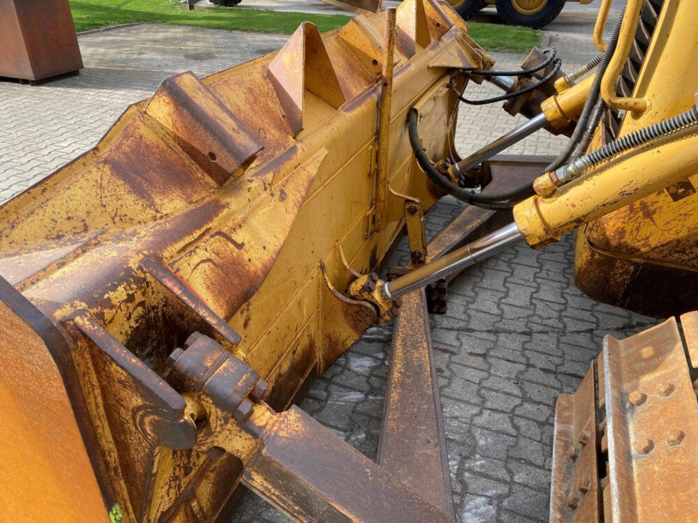 Caterpillar D6N XL bulldozer