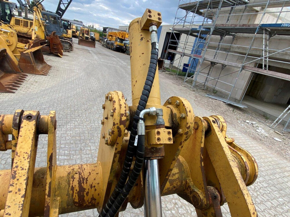 Caterpillar D6N XL bulldozer