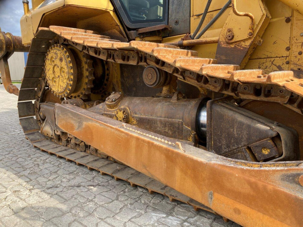 Caterpillar D6N XL bulldozer