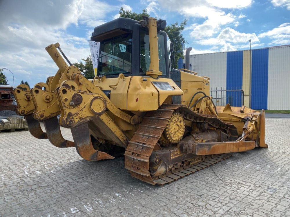 Caterpillar D6N XL bulldozer