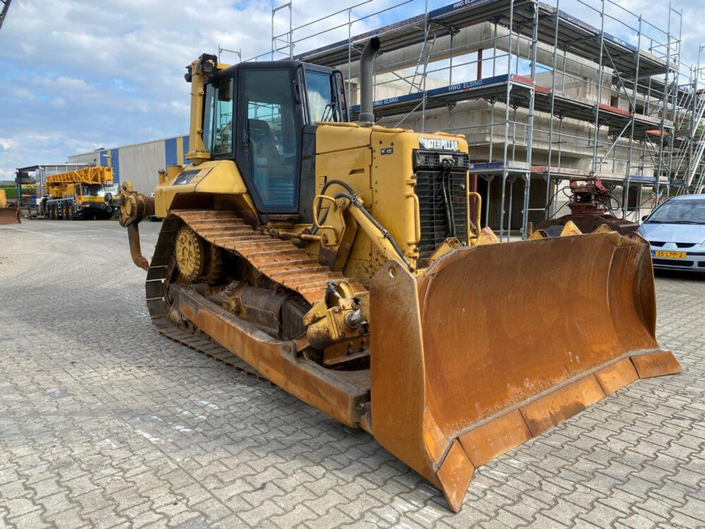 Caterpillar D6N XL bulldozer