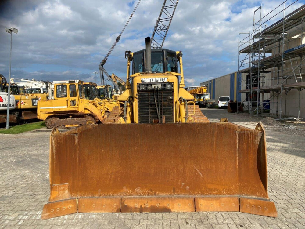 Caterpillar D6N XL bulldozer