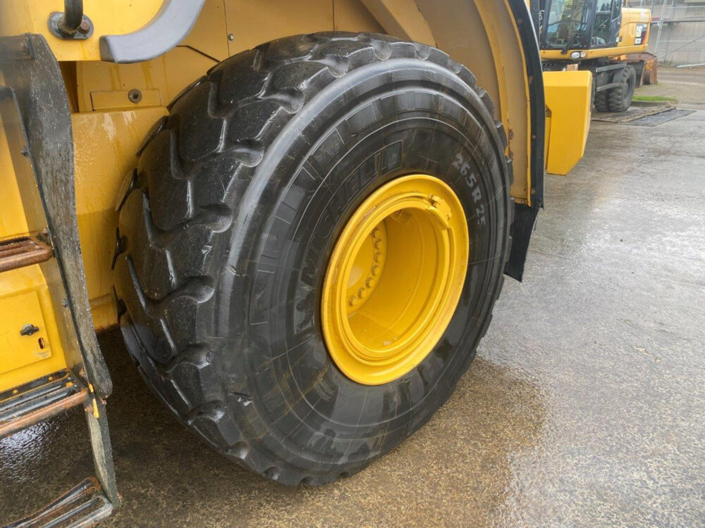 Caterpillar 966K wiellader