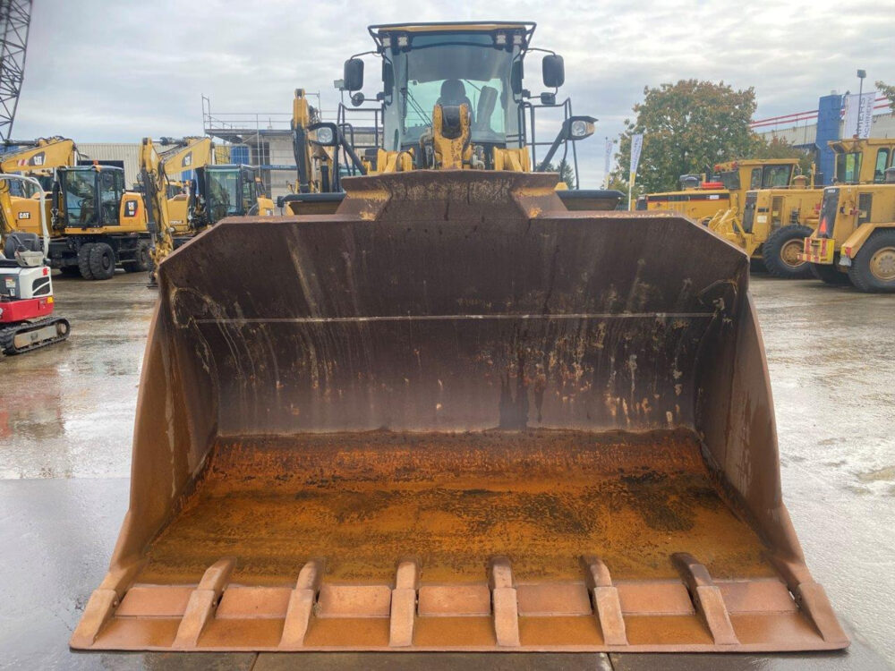 Caterpillar 966K wiellader