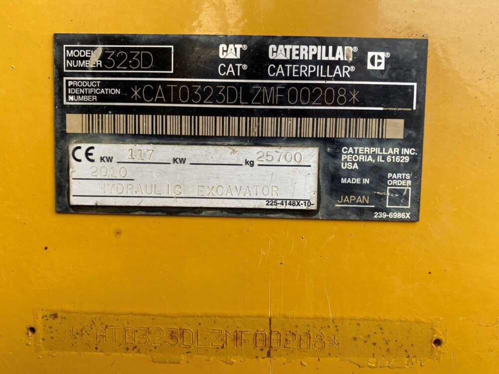 Caterpillar 323 D rupsgraafmachine