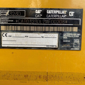 Caterpillar 323 D rupsgraafmachine