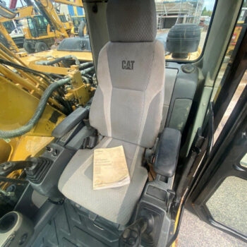 Caterpillar 323 D rupsgraafmachine