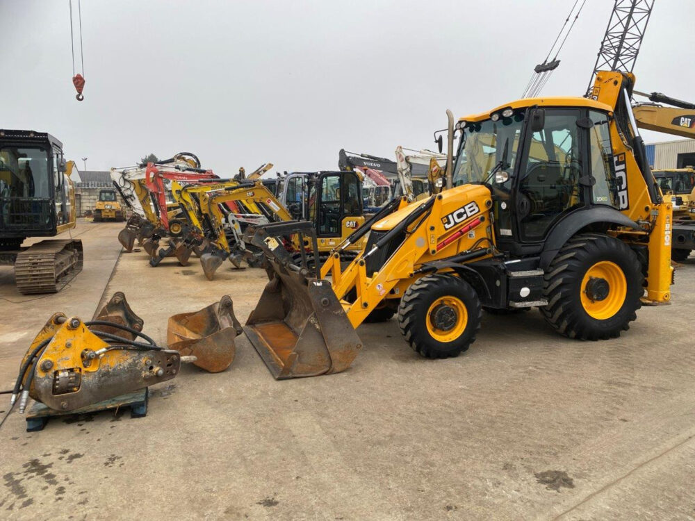 JCB 3CX sitemaster + 3 bakken + hamer