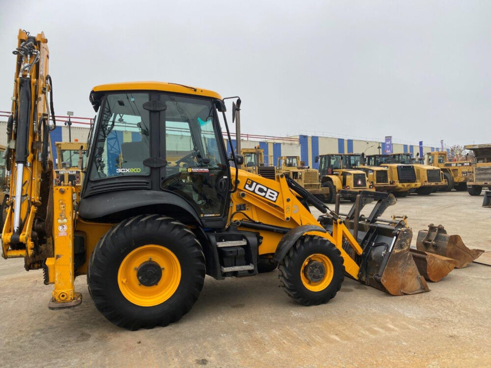 JCB 3CX sitemaster + 3 bakken + hamer