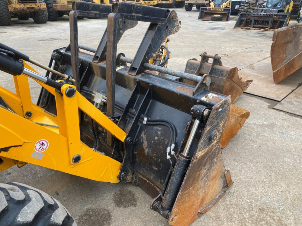 JCB 3CX sitemaster + 3 bakken + hamer