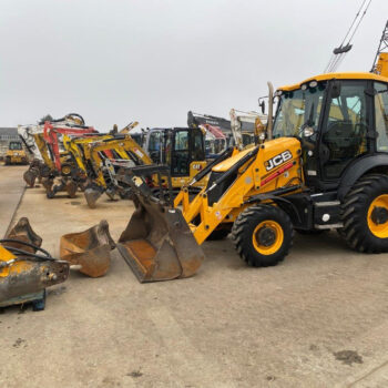 JCB 3CX sitemaster + 3 bakken + hamer