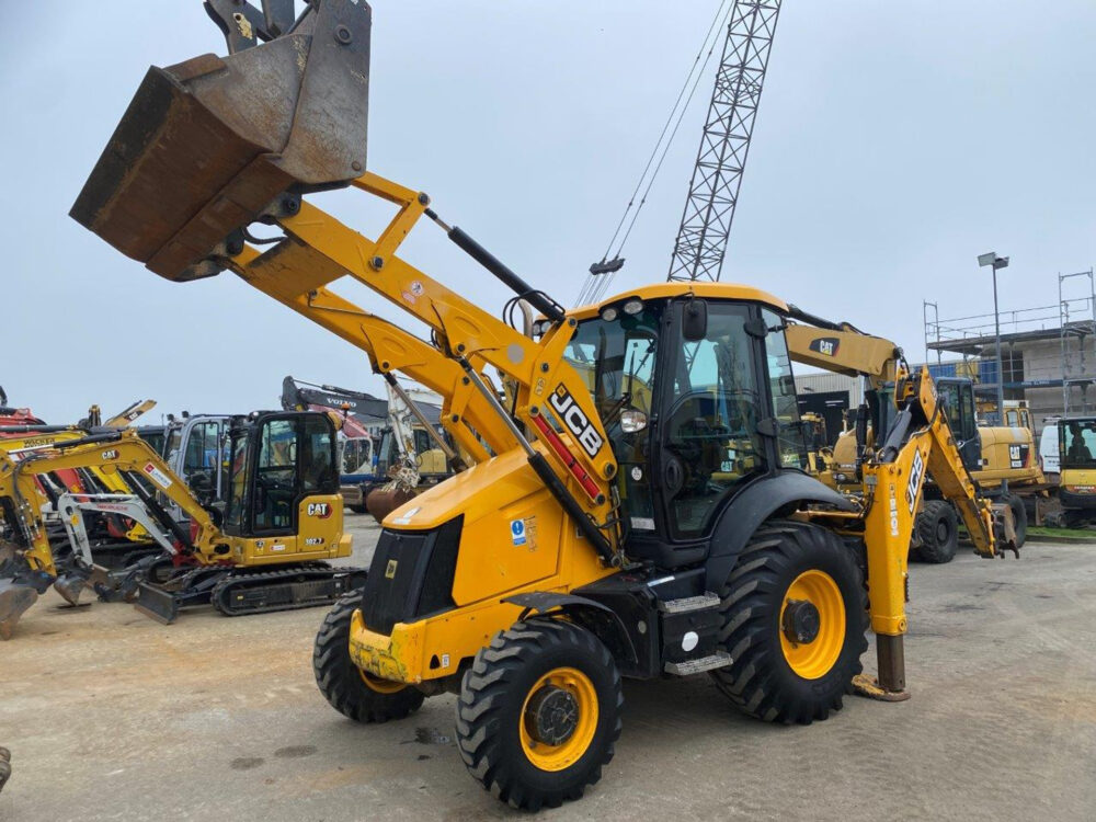 JCB 3CX sitemaster + 3 bakken + hamer