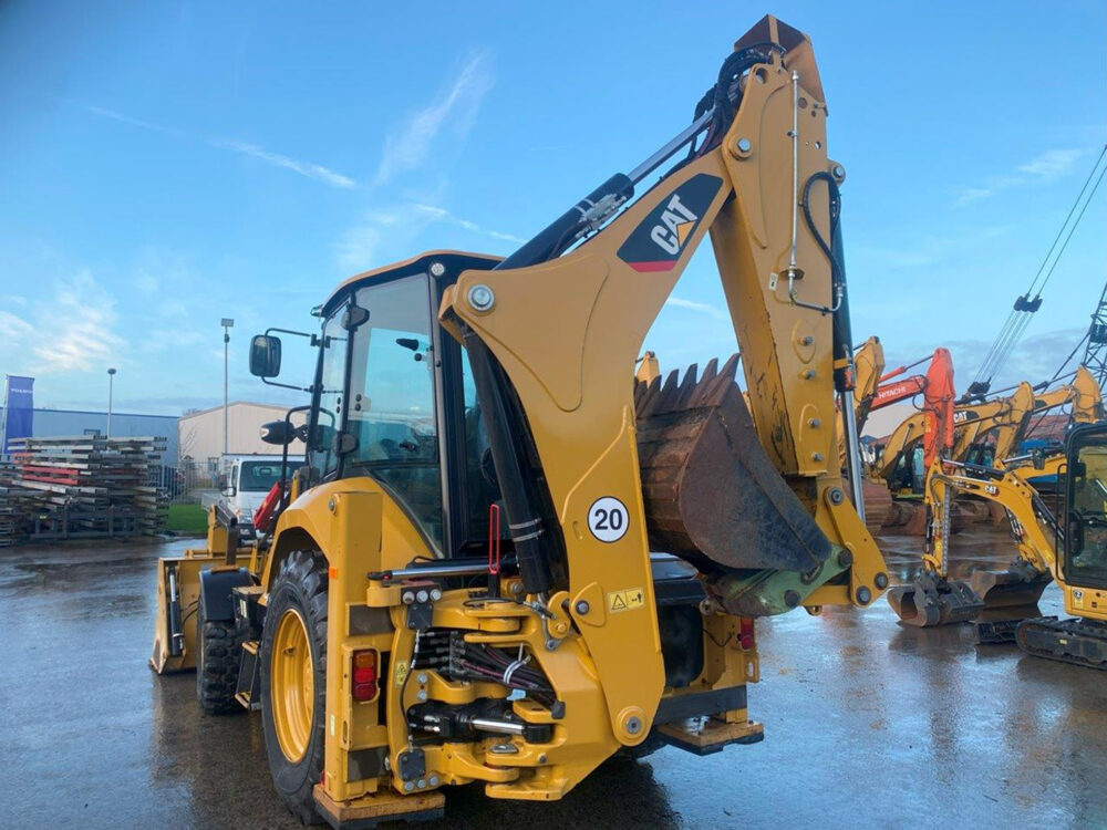 Caterpillar 428F2 backhoe NEW CONDITION