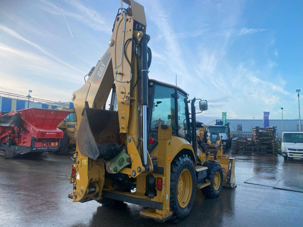 Caterpillar 428F2 backhoe NEW CONDITION