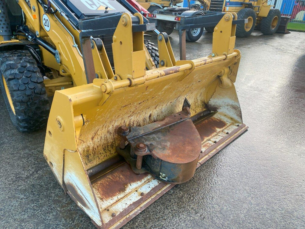 Caterpillar 428F2 backhoe NEW CONDITION