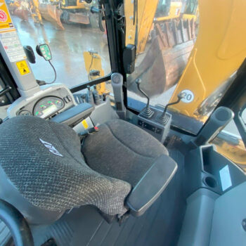 Caterpillar 428F2 backhoe NEW CONDITION