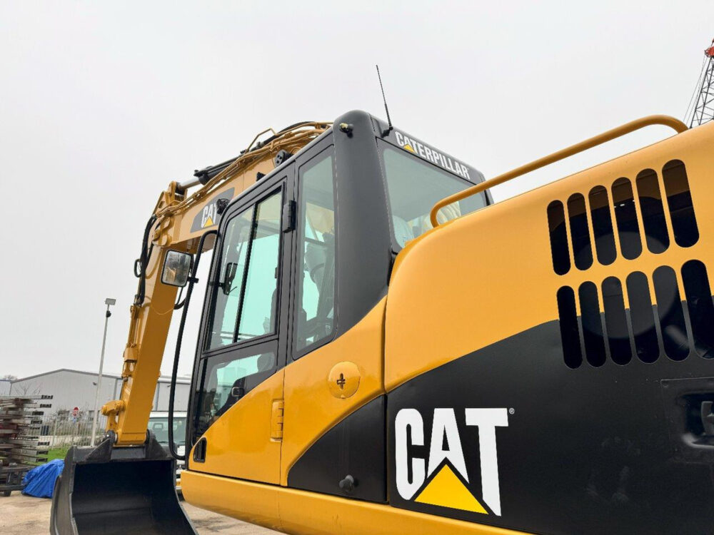 Caterpillar 345 CL rupsgraafmachine