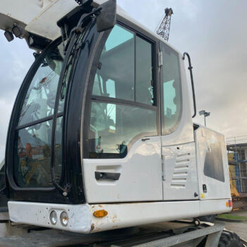 Liebherr A918 compact mobielegraafmachin