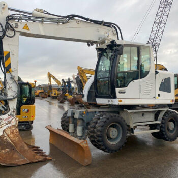 Liebherr A918 compact mobielegraafmachin