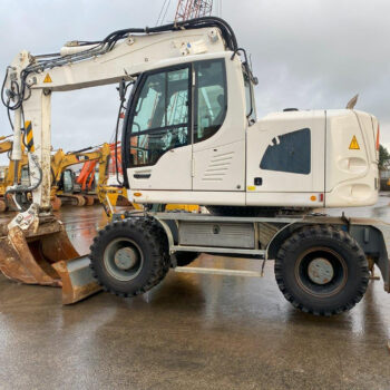 Liebherr A918 compact mobielegraafmachin