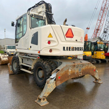 Liebherr A918 compact mobielegraafmachin