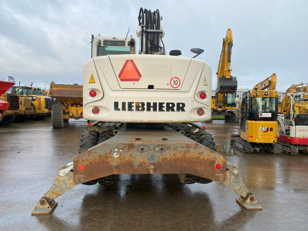 Liebherr A918 compact mobielegraafmachin