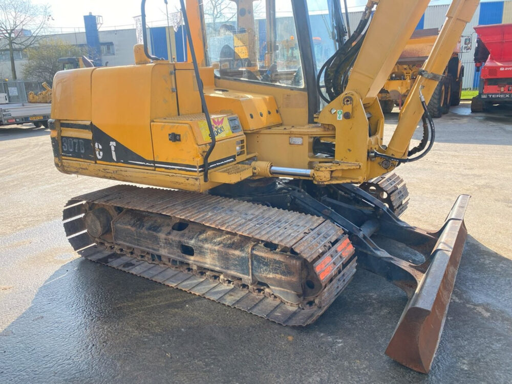 Caterpillar 307B rupsgraafmachine