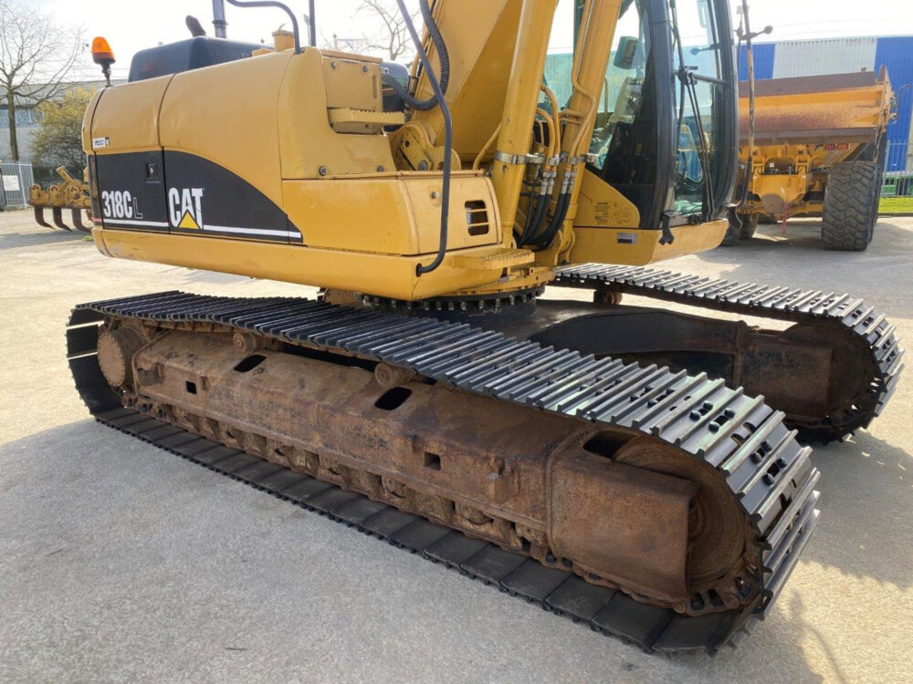 Caterpillar 318 CL rupsgraafmachine